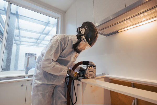 stone benchtop cutting