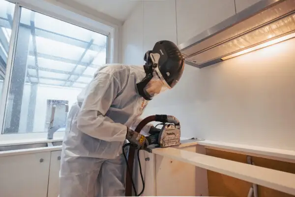 stone benchtop cutting